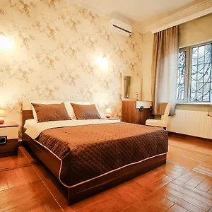 Toma's House Отель