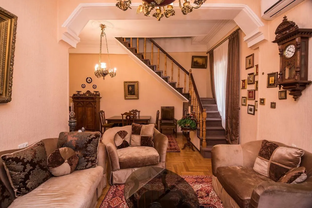 Lia'S Guest House Тбилиси