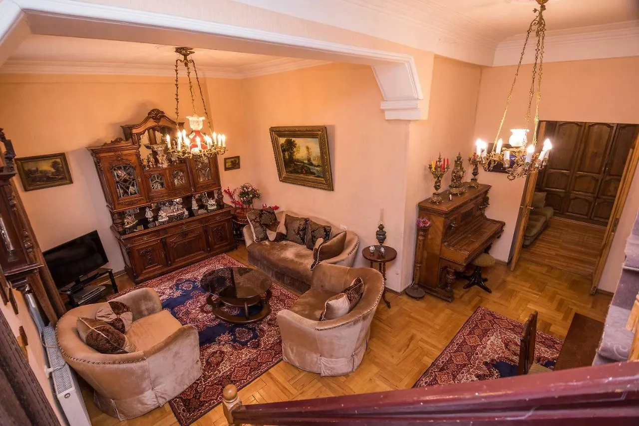 Lia'S Guest House Тбилиси
