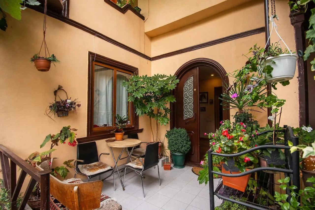 Lia'S Guest House Тбилиси Грузия
